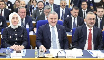 Bak'tan Kırmızı Kart'a "VAR'dan döner" Cevabı