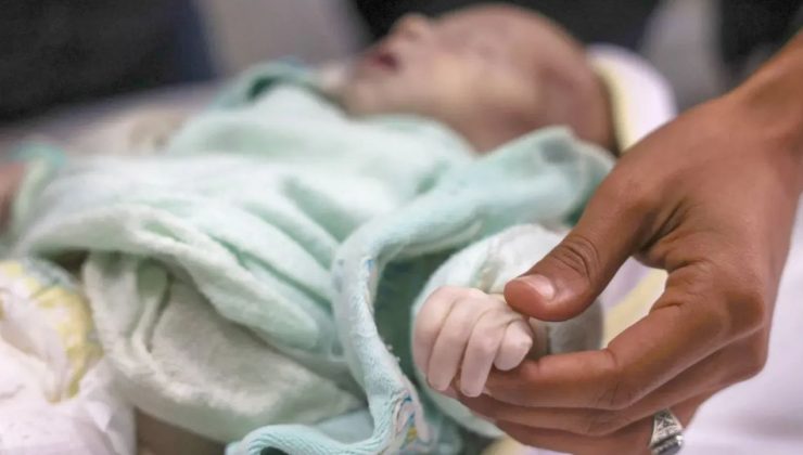 Gazze’de 12 günlük bebek soğuktan hayatını kaybetti
