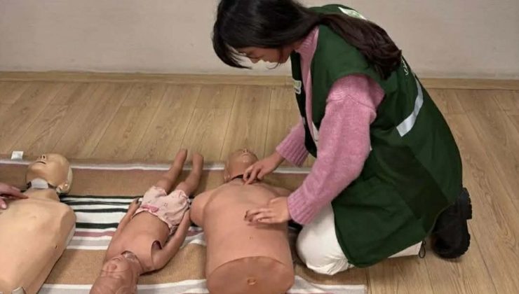 Yeşilay Kars gönüllülerinden ilk yardım eğitimi