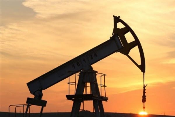 Petrol Fiyatları Geriledi, Gözler ABD–İran Gerginliğinde