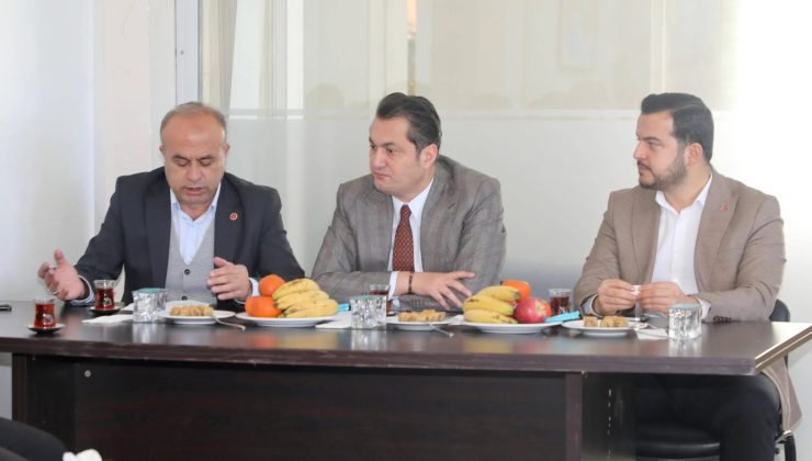 Alanya Kaymakamı Şakir Öner Öztürk’ten Muhtarlar Derneği’ne Ziyaret