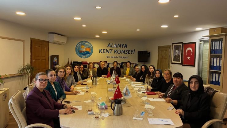 ALANYA’DA KADINLAR 8 MART İÇİN GÜÇ BİRLİĞİ YAPTI