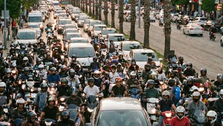 TÜİK’in son verilerine göre Antalya’da trafiğe kayıtlı toplam araç sayısı 1 milyon 700 bin