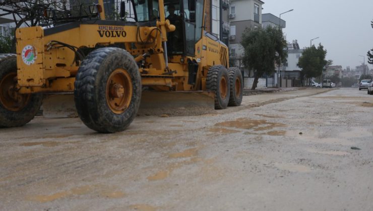 Kepez’de yağmur sonrası yollara hızlı müdahale