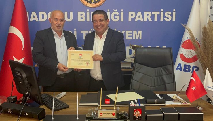 Araştırmacı Gazeteci Kerim Yaldız Anadolu Birliği Partisi’ne Katıldı