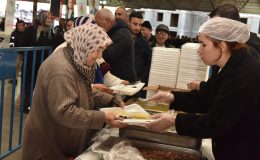 Kepez’in Çamlıbel, Göçerler ve Fatih mahalleleri iftar sofralarında buluştu