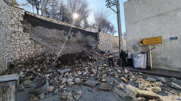 Niğde Kalesi’nin istinat duvarı çöktü
