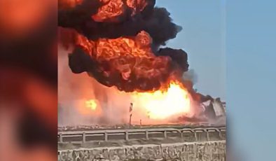 Şanlıurfa’da devrilen yakıt yüklü TIR böyle yandı