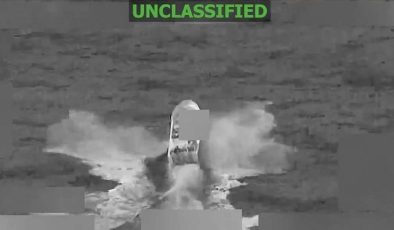 ABD ordusu Pasifik’te bir tekneyi daha vurdu! ‘2 narko terörist öldürüldü’