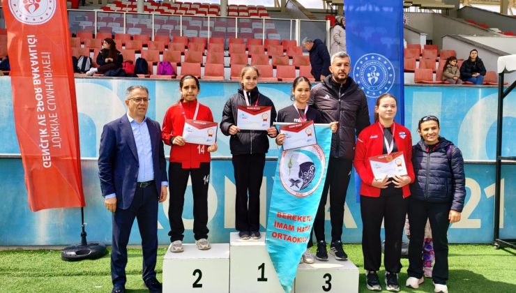**Konya’da Atletizm Heyecanı: Menekşe Dönmez’den Alanya’ya Gurur Getiren Başarı**