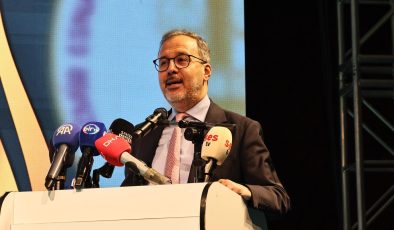AK Parti İzmir Milletvekili Kasapoğlu: Kılık kıyafete bakarak değil, üretimle, gayretle alın teriyle yürüyoruz