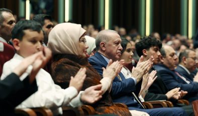 Cumhurbaşkanı Erdoğan ve eşi Emine Erdoğan, Cumhurbaşkanlığı Çocuk Orkestrası ve Korosu konserine katıldı