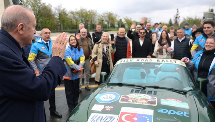 Cumhurbaşkanı Erdoğan, yarışa katılan ralli grubunu Beştepe’den uğurladı