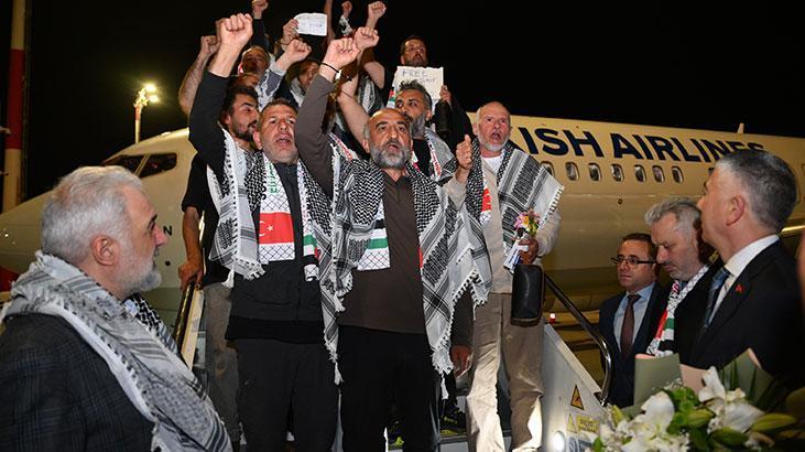 İsrail’in alıkoyduğu 59 Küresel Sumud Filosu aktivistini taşıyan uçak İstanbul’a indi