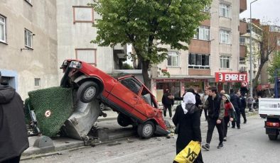 İstanbul Bağcılar’da feci kaza! Freni boşalan kamyon dehşet saçtı
