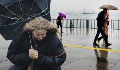 Meteoroloji’den kuvvetli yağış uyarısı! İstanbul’a gök gürültülü sağanak yağış geliyor