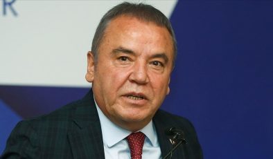 Muhittin Böcek’e bir dosyadan ev hapsi… Böcek’in tutukluluk hali devam ediyor