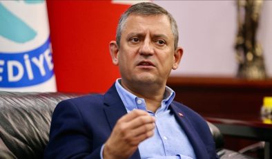 Özgür Özel, CHP’li il belediye başkanlarıyla bir araya geldi