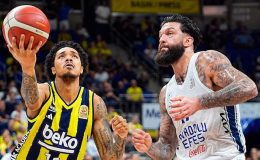 Derbi nefes kesti, Fenerbahçe’den inanılmaz geri dönüş! Fenerbahçe Beko – Anadolu Efes maç sonucu 60-59