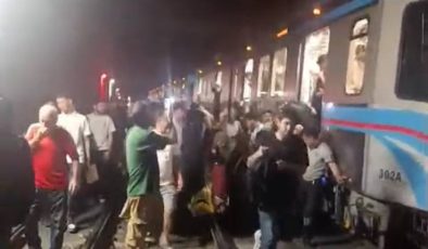 Gaziosmanpaşa’da trafoda çıkan yangın nedeniyle tramvay seferleri durdu