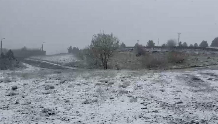 Yaz ortasında kar! Yaylada bir anda bastırdı, her yer beyaza büründü