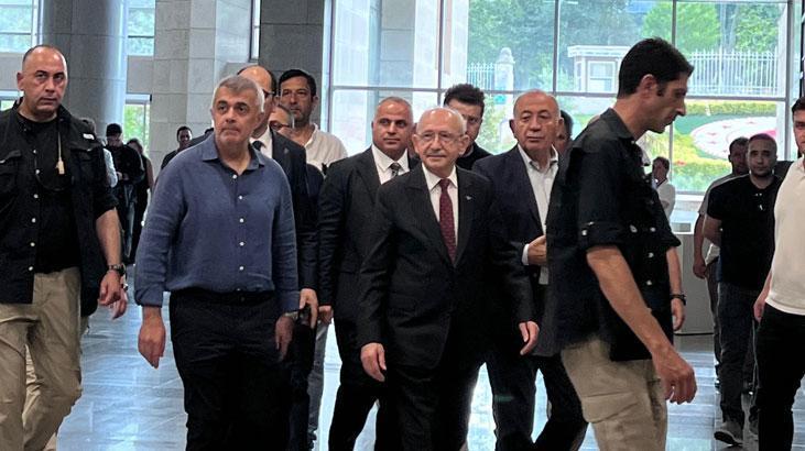 Kılıçdaroğlu’na Deniz Göktaş’a destek ziyaretinde protesto
